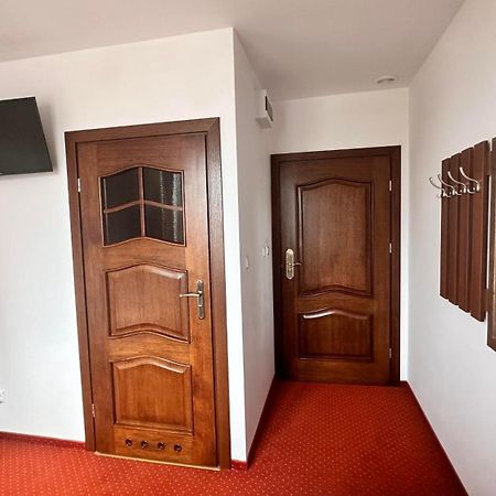 Hotel "Xavier" Lubycza Krolewska Екстериор снимка