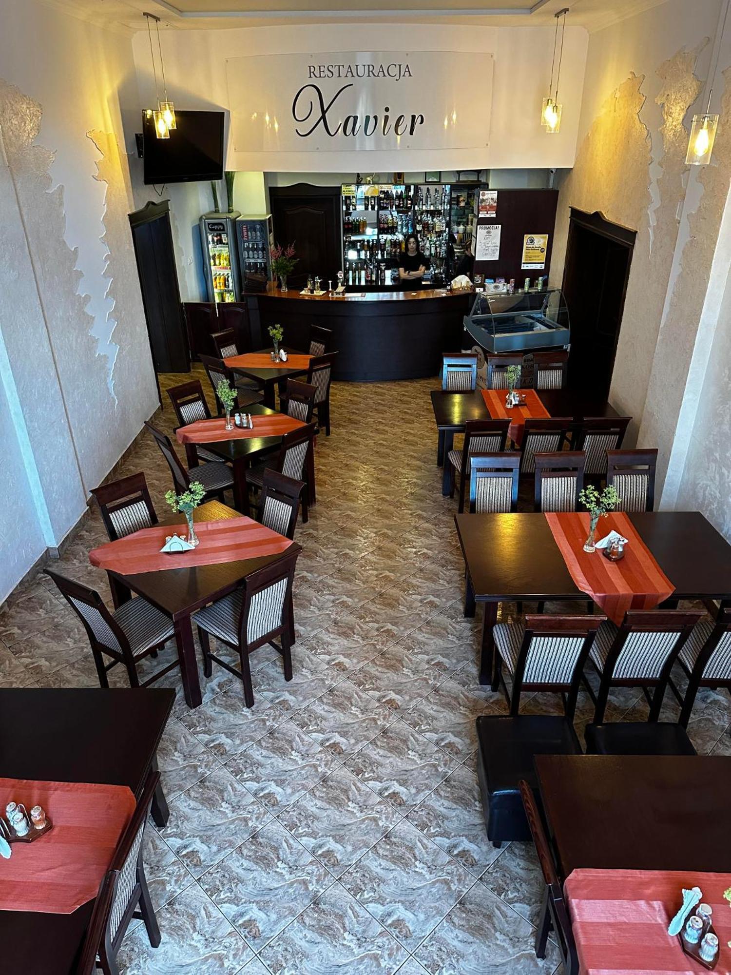 Hotel "Xavier" Lubycza Krolewska Екстериор снимка